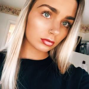 Meet your Posher, Madeline